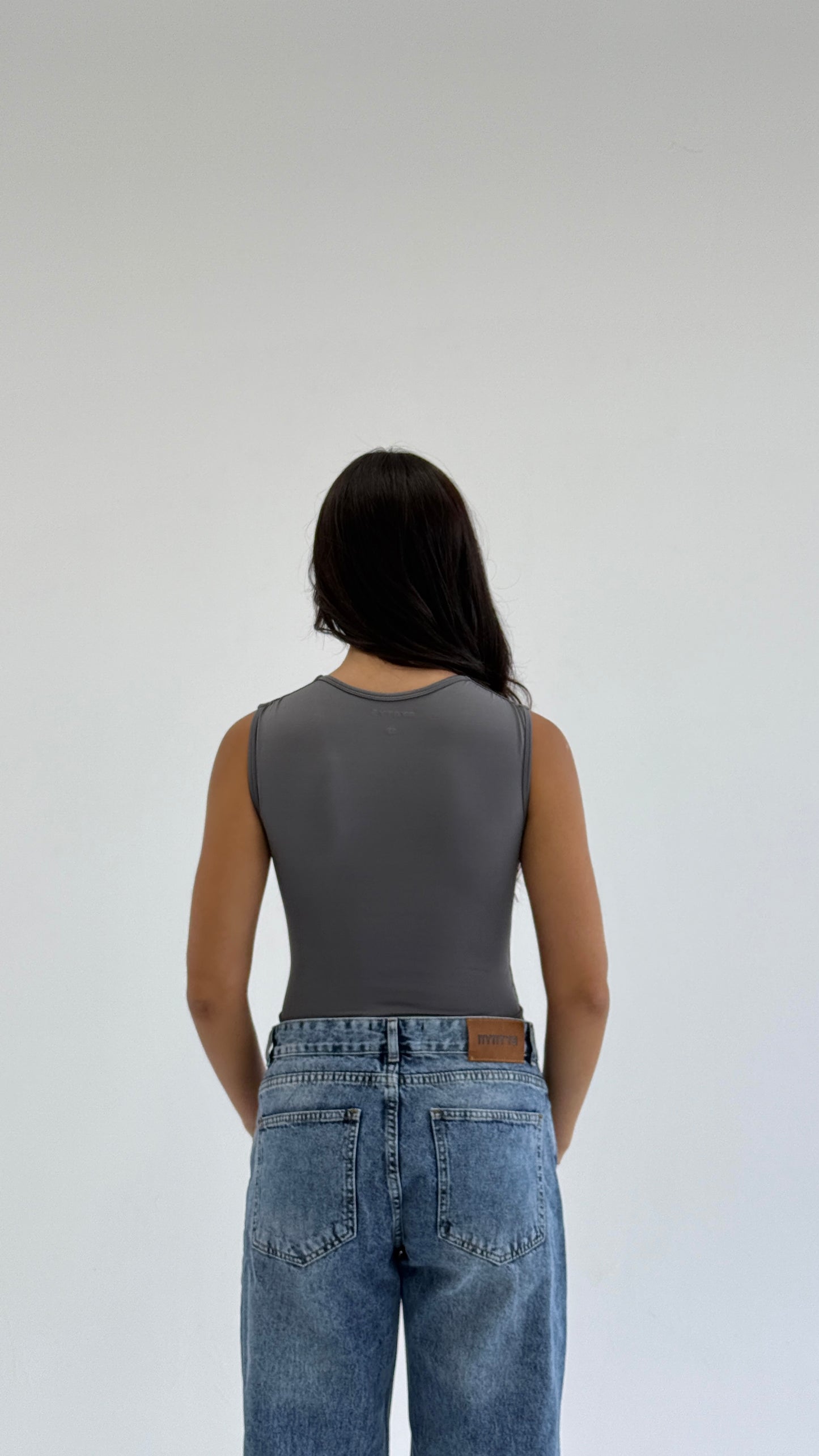 V-NECK TOP