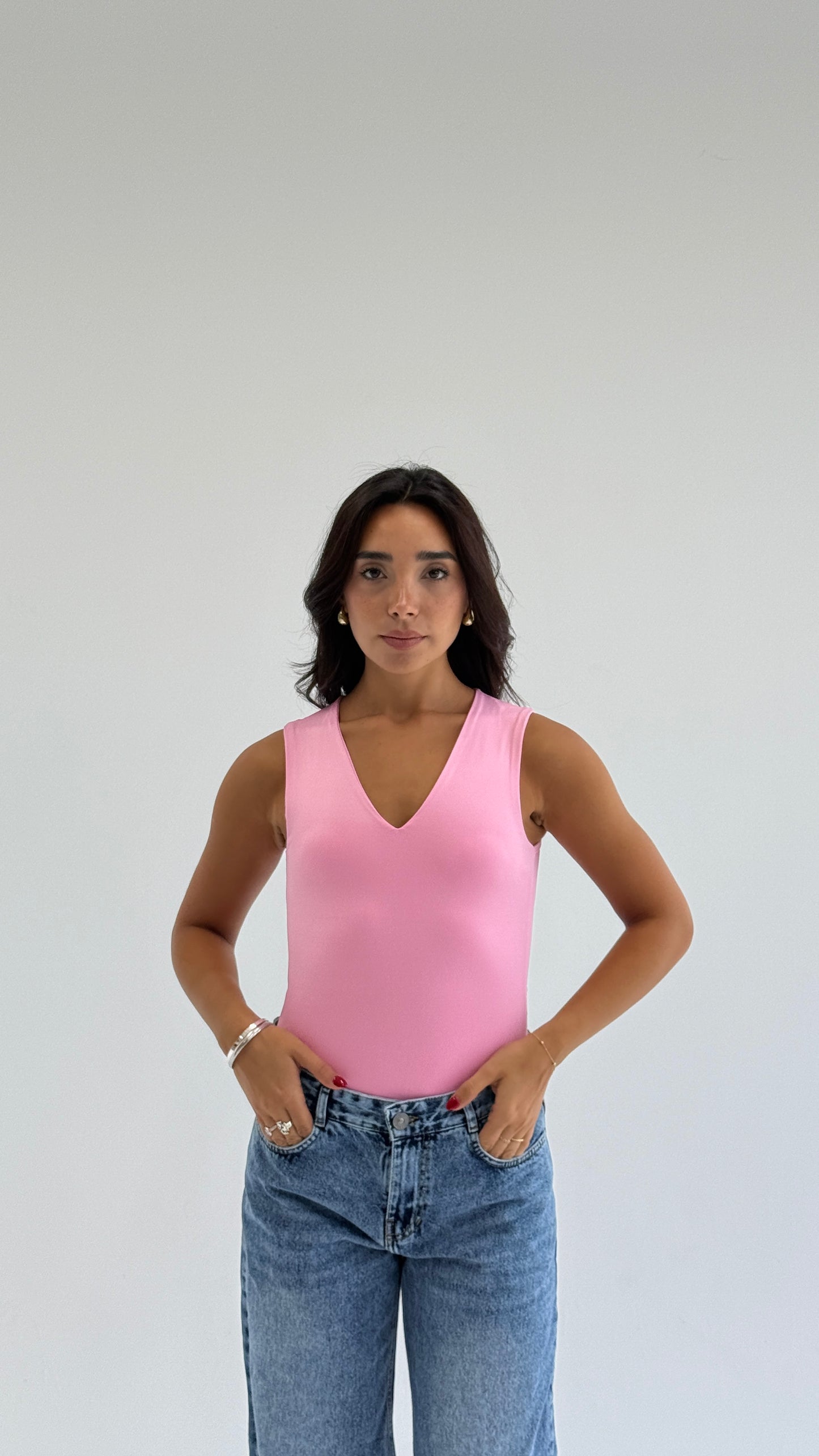 V-NECK TOP