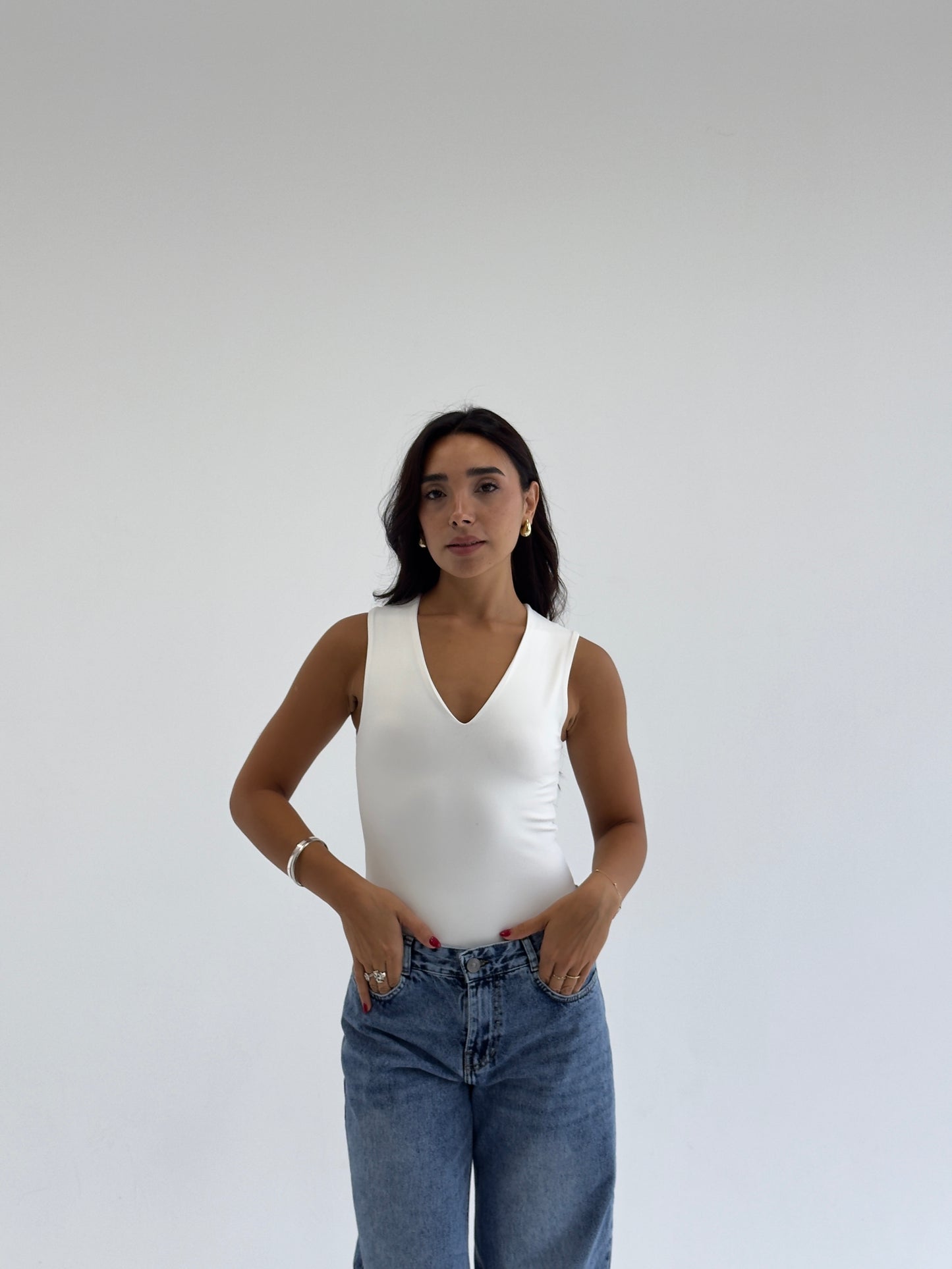 V-NECK TOP