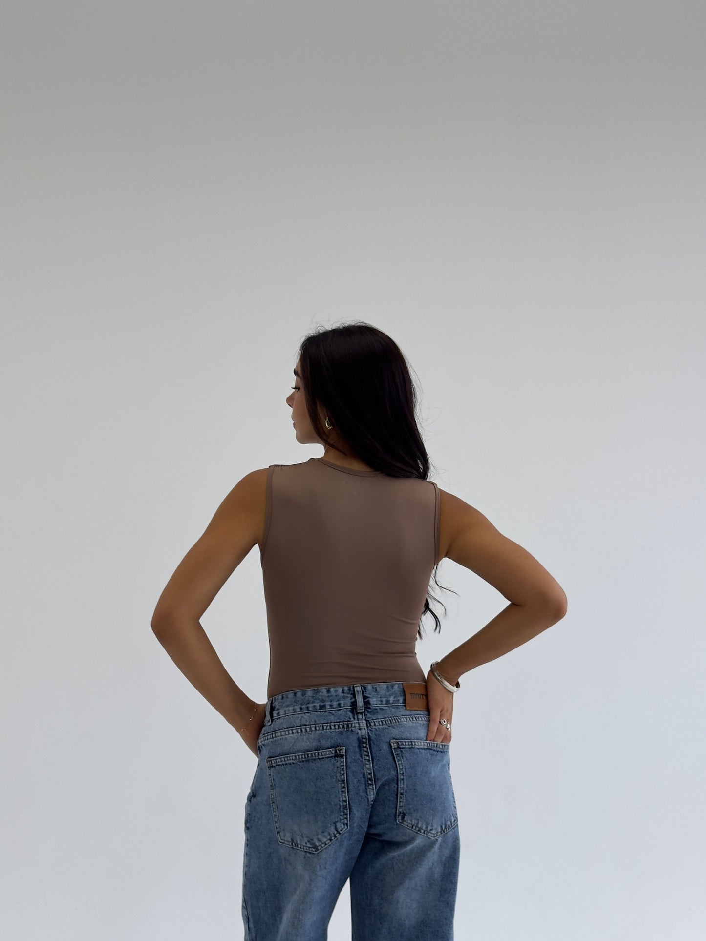 V-NECK TOP