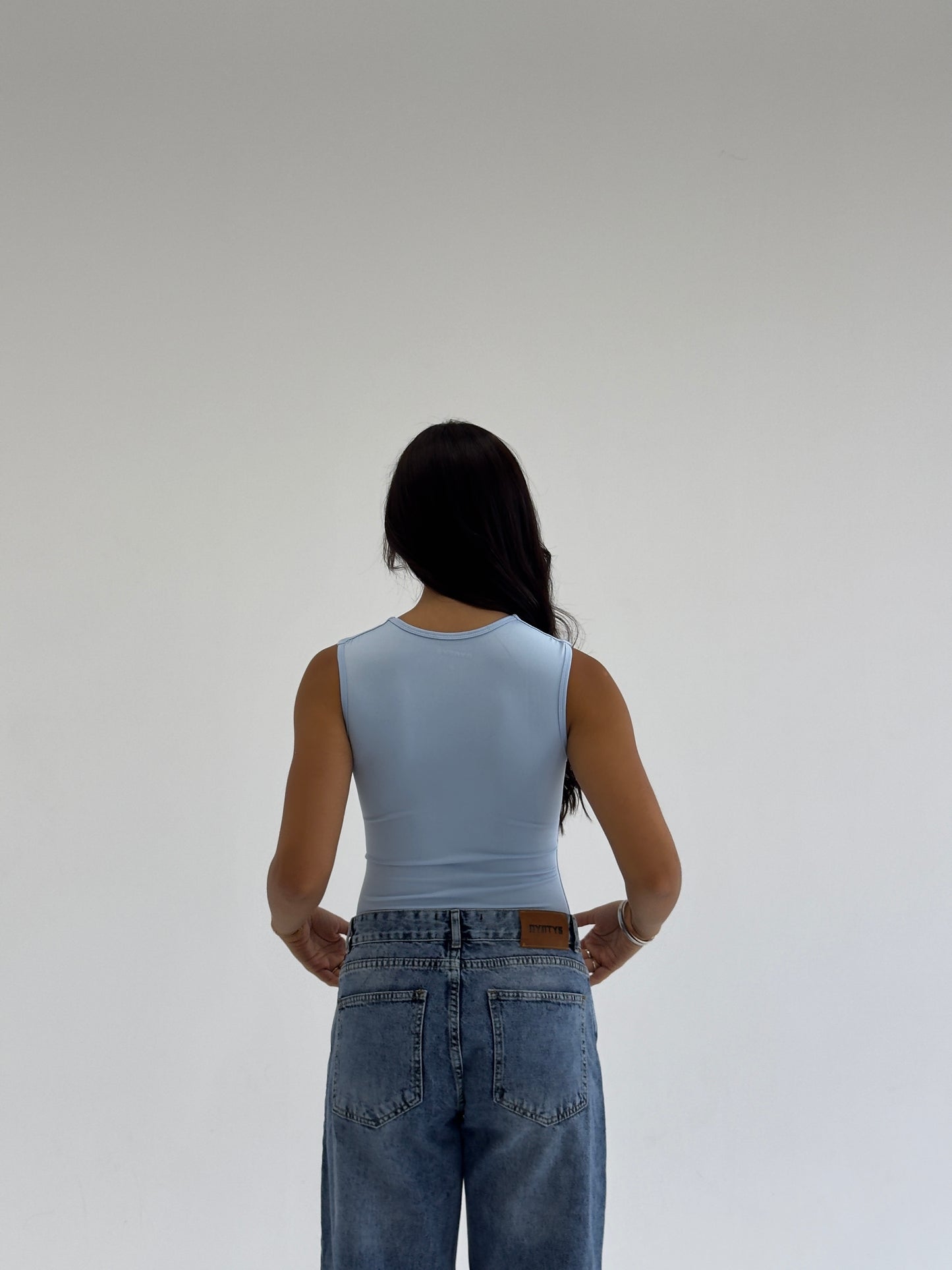 V-NECK TOP