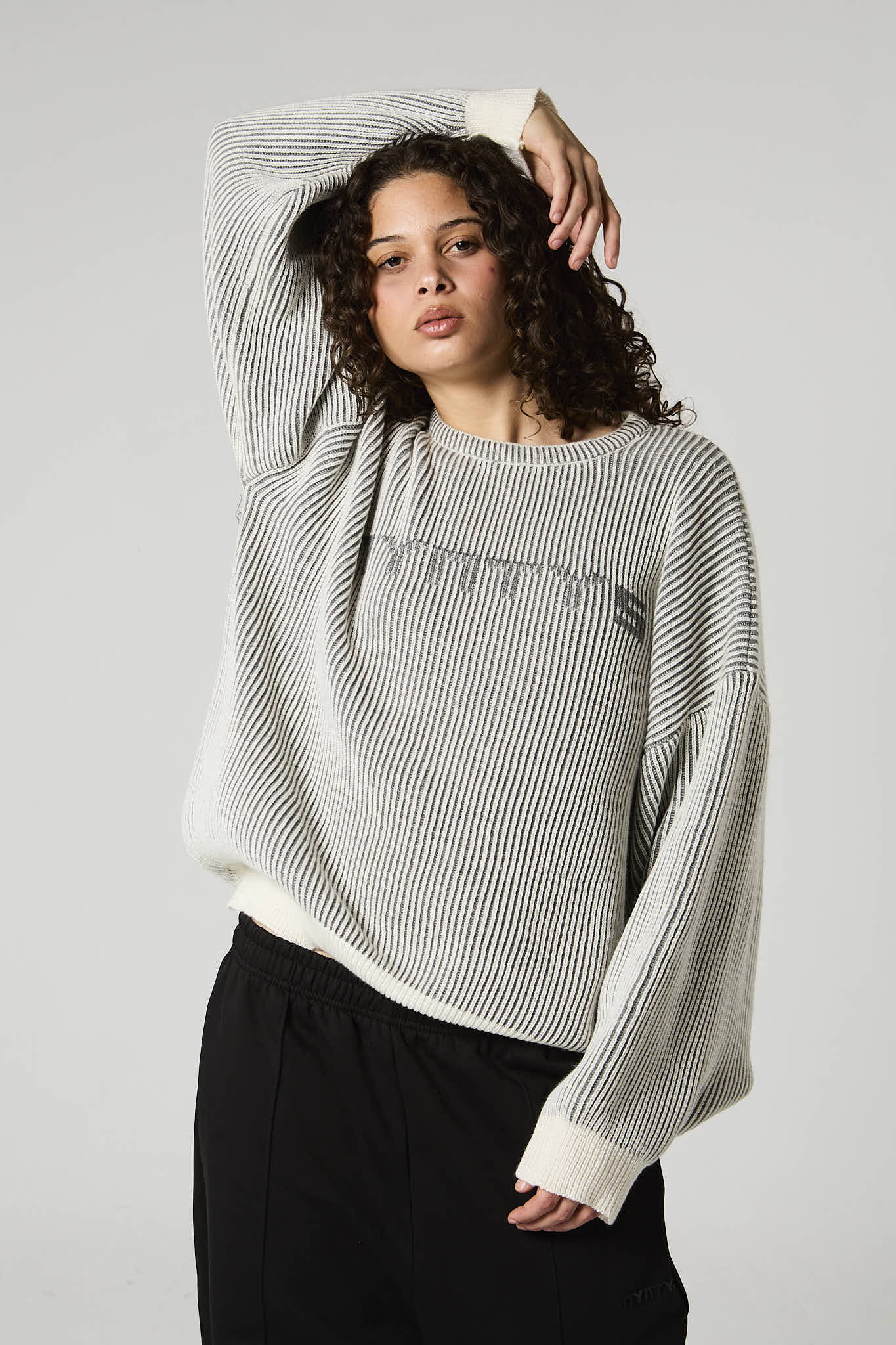 GREY KNIT SWEATER