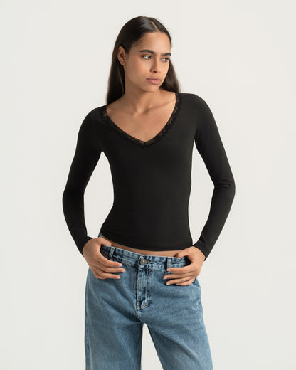 V-LACE TOP