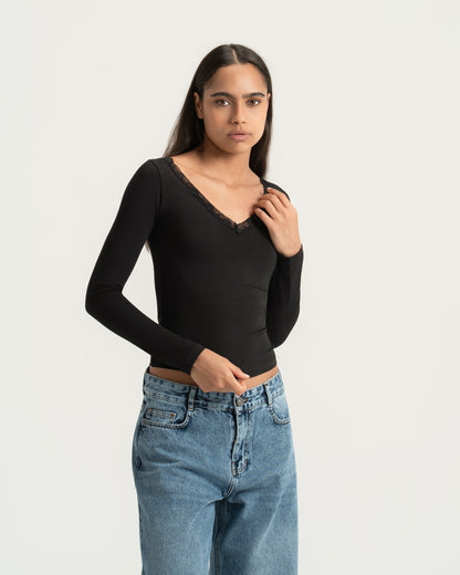 V-LACE TOP