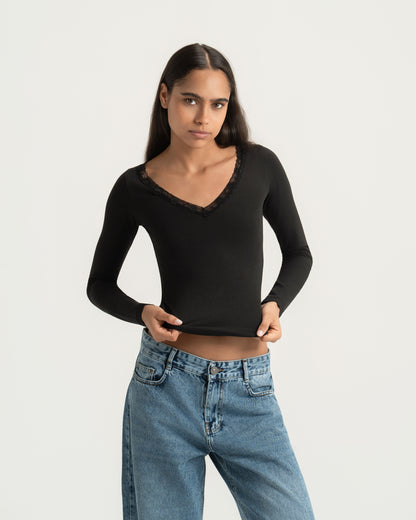 V-LACE TOP