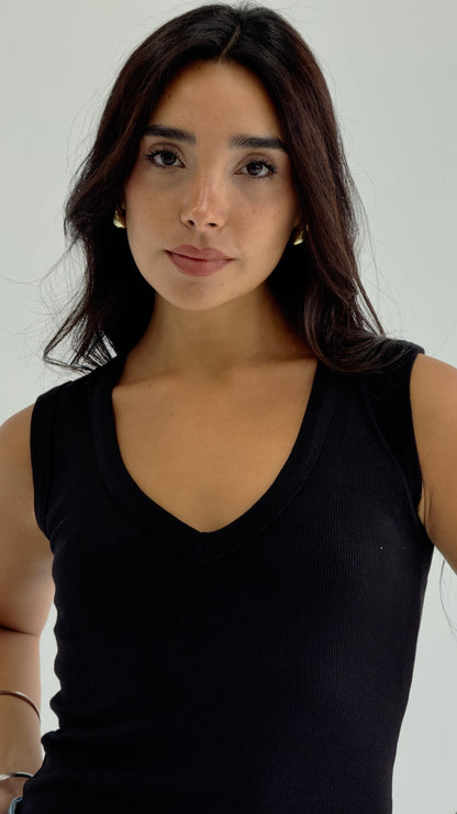 V-NECK RIBBED