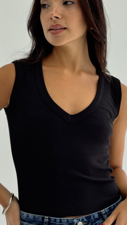 V-NECK RIBBED
