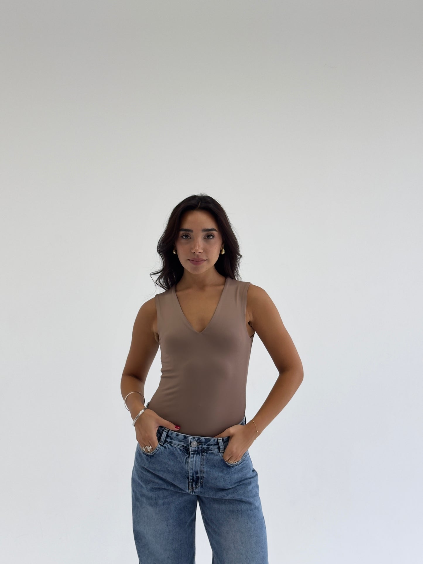 V-NECK TOP