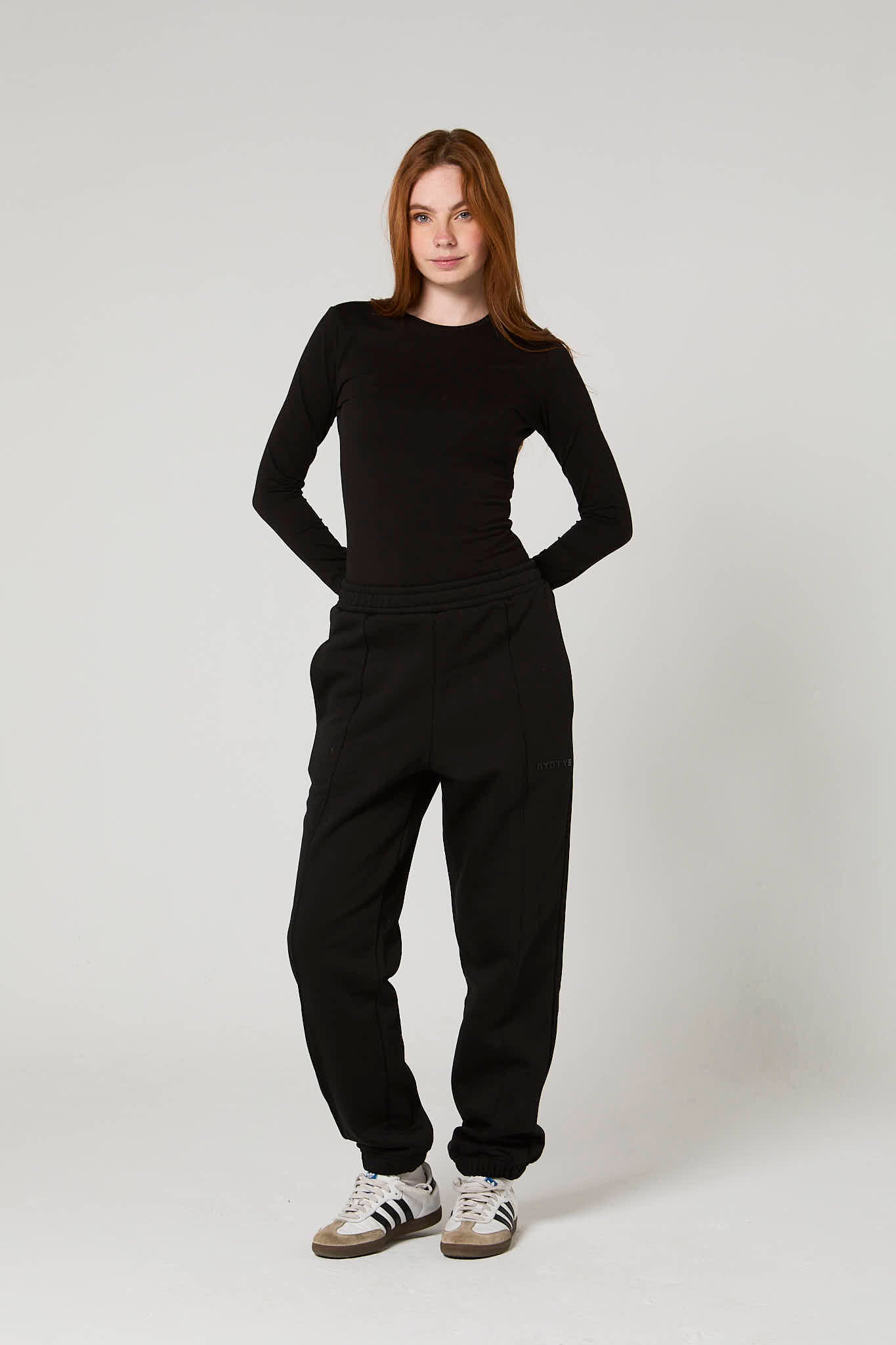 SWEATPANTS