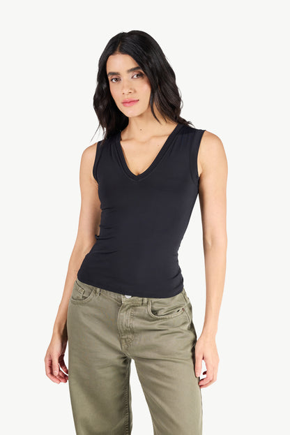 V-NECK TOP