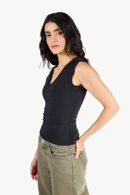 V-NECK TOP